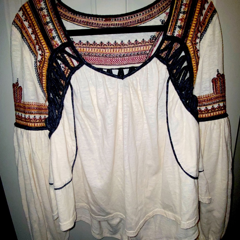 Embroidered Free People Top. Size M.